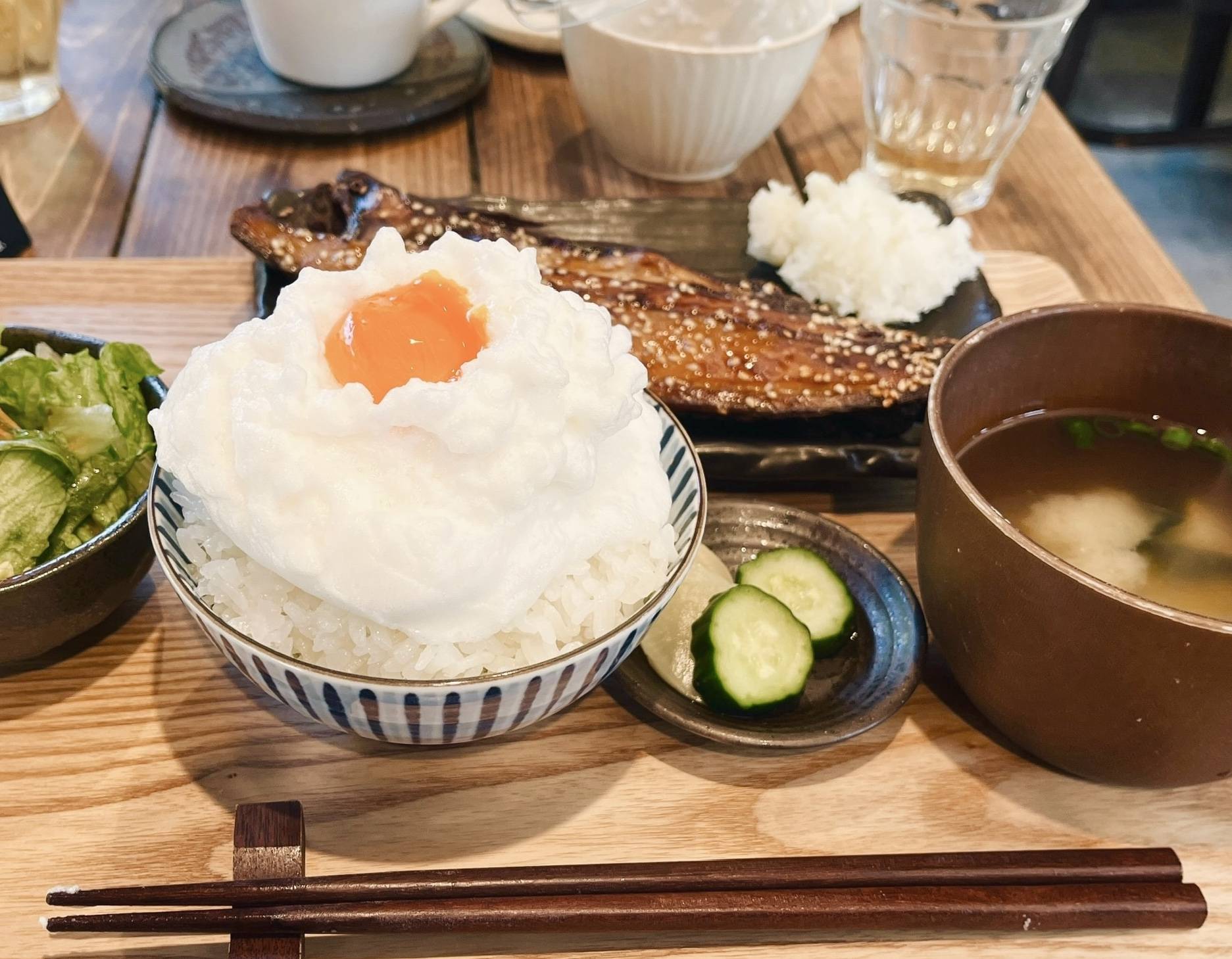 2026年最新｜オーバーツーリズムを超えた「鎌倉ランチ」の現在地。路地裏隠れ家から農園直結ガストロノミーまで、現地取材で見えた進化形グルメ体験