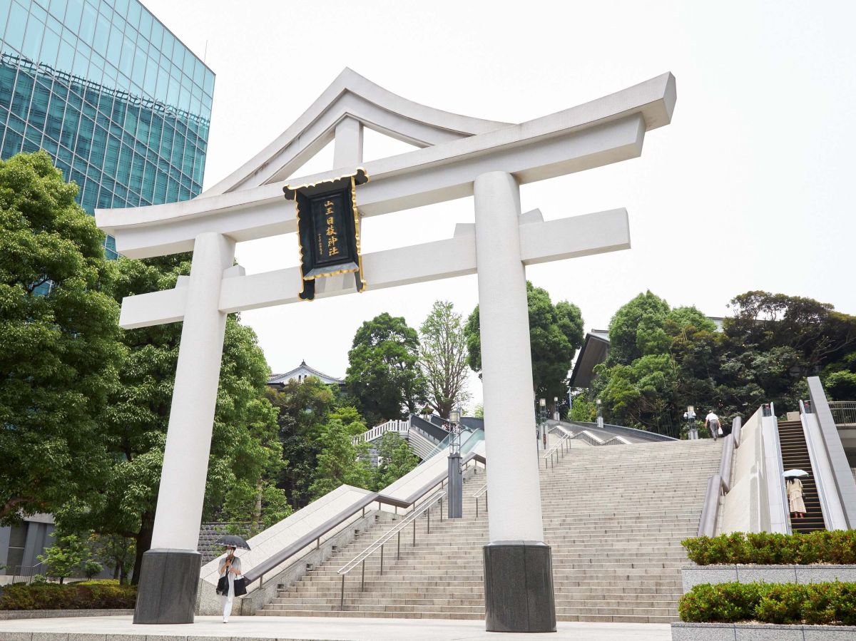 赤坂日枝神社になぜ政財界が集うのか？出世と神猿像の真相に迫る