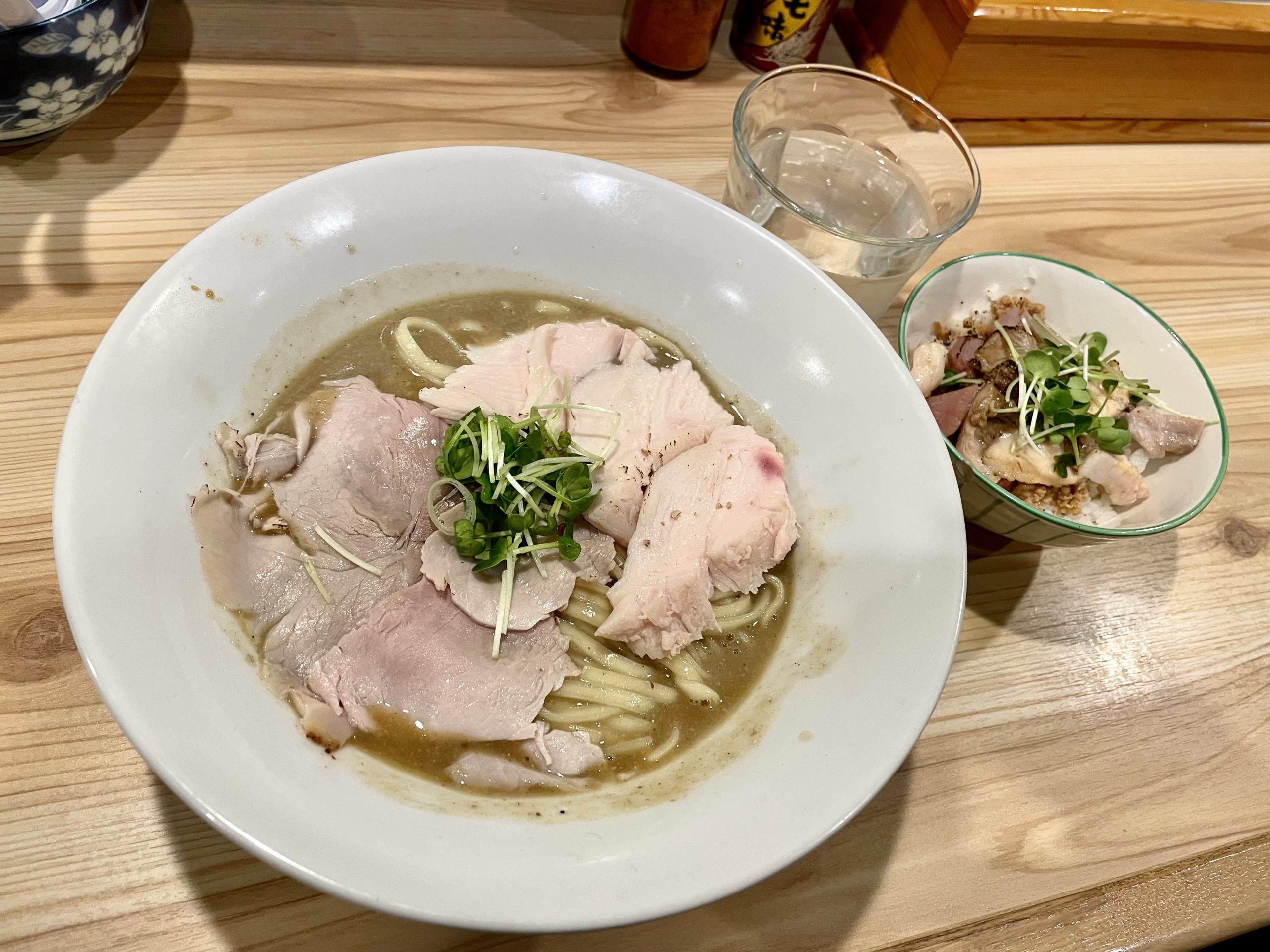 京都・西院「麺処鶏谷」大行列の真相！看板鶏そばの魅力と並び方完全攻略
