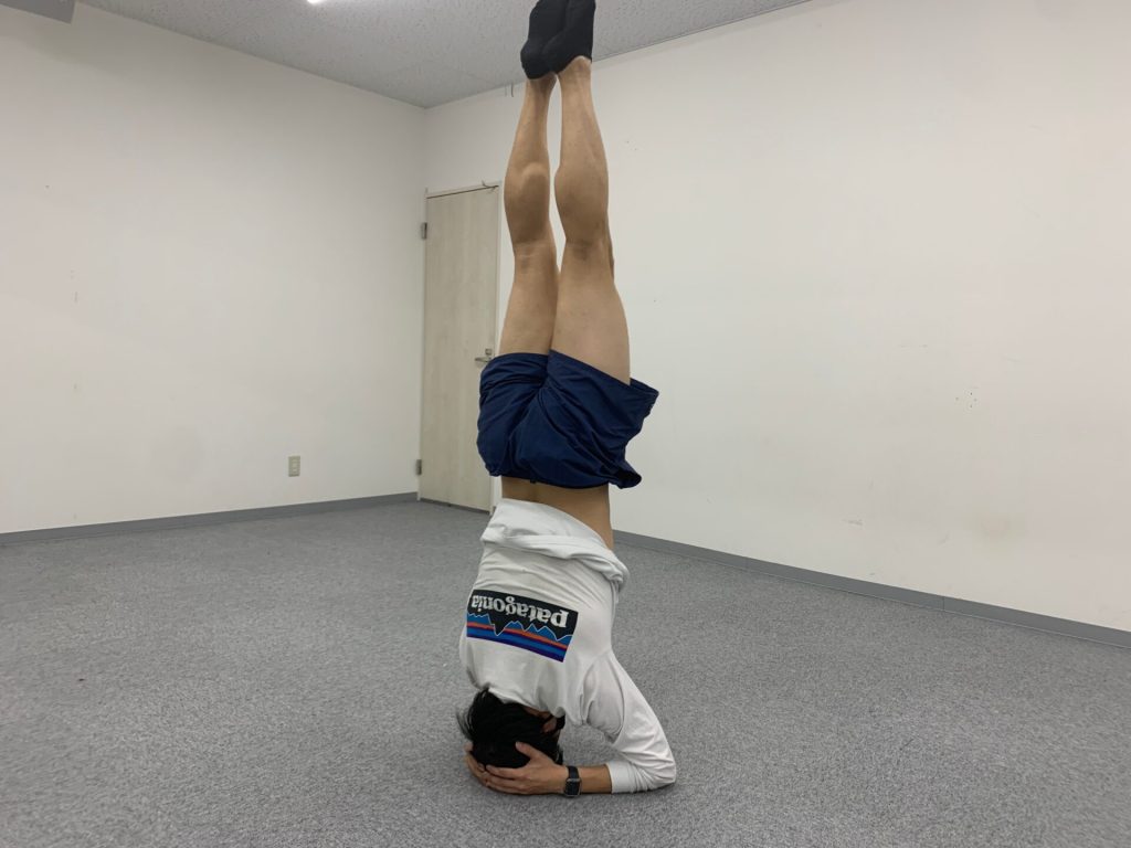 三点倒立ができない原因とは？正しいやり方と首を痛めない安全練習法