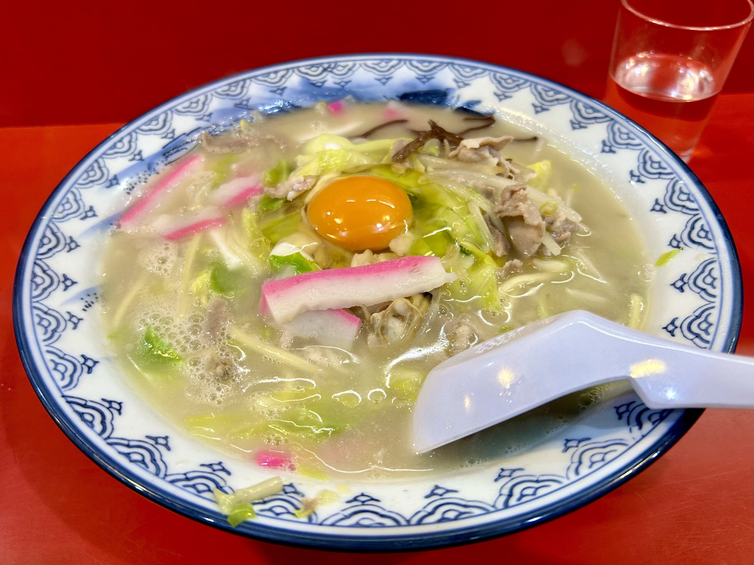 思案橋ラーメンの評判と混雑を徹底調査！福山雅治が愛する爆弾の深層