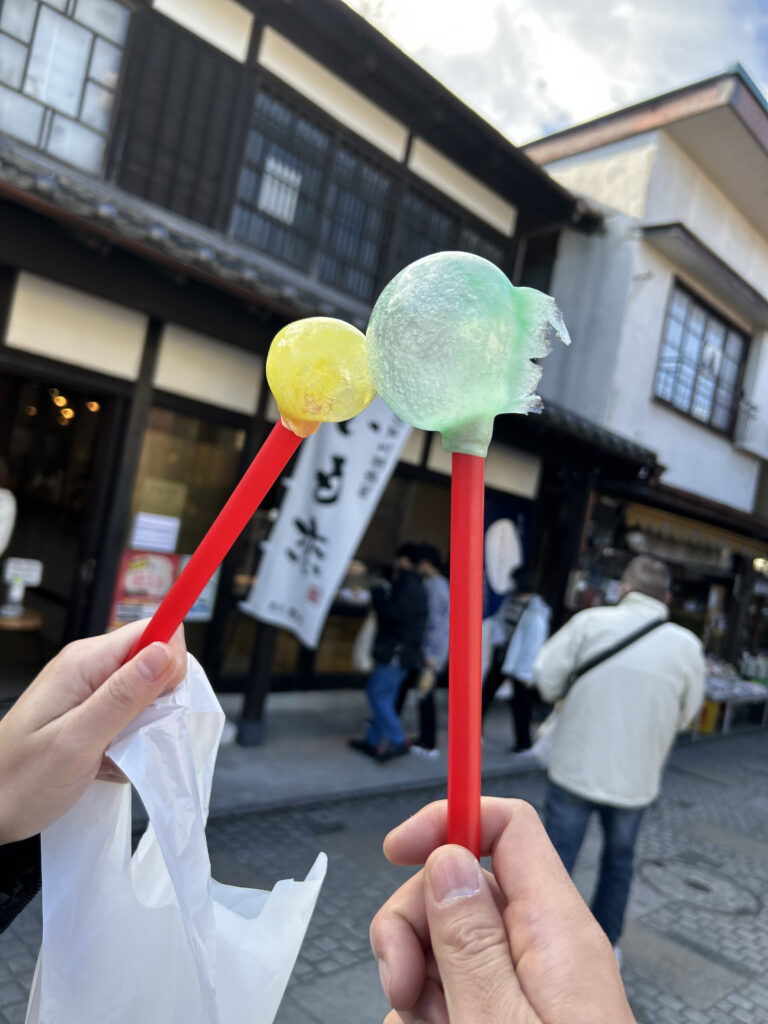 【2026年版】川越菓子屋横丁の食べ歩き名物と混雑回避の裏ワザ