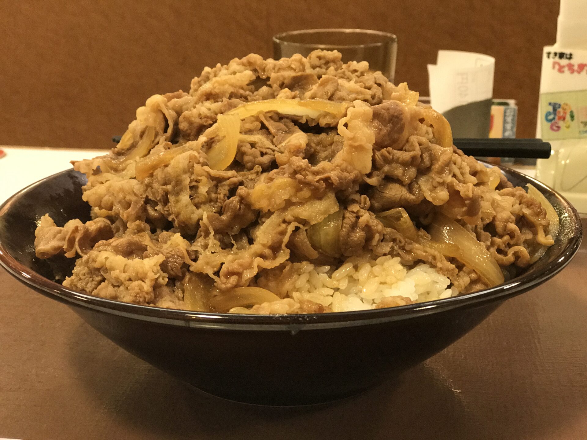 すき家「キング牛丼」2026年最新の値段は？コスパ最強裏メニューの価格推移と注文方法を徹底取材