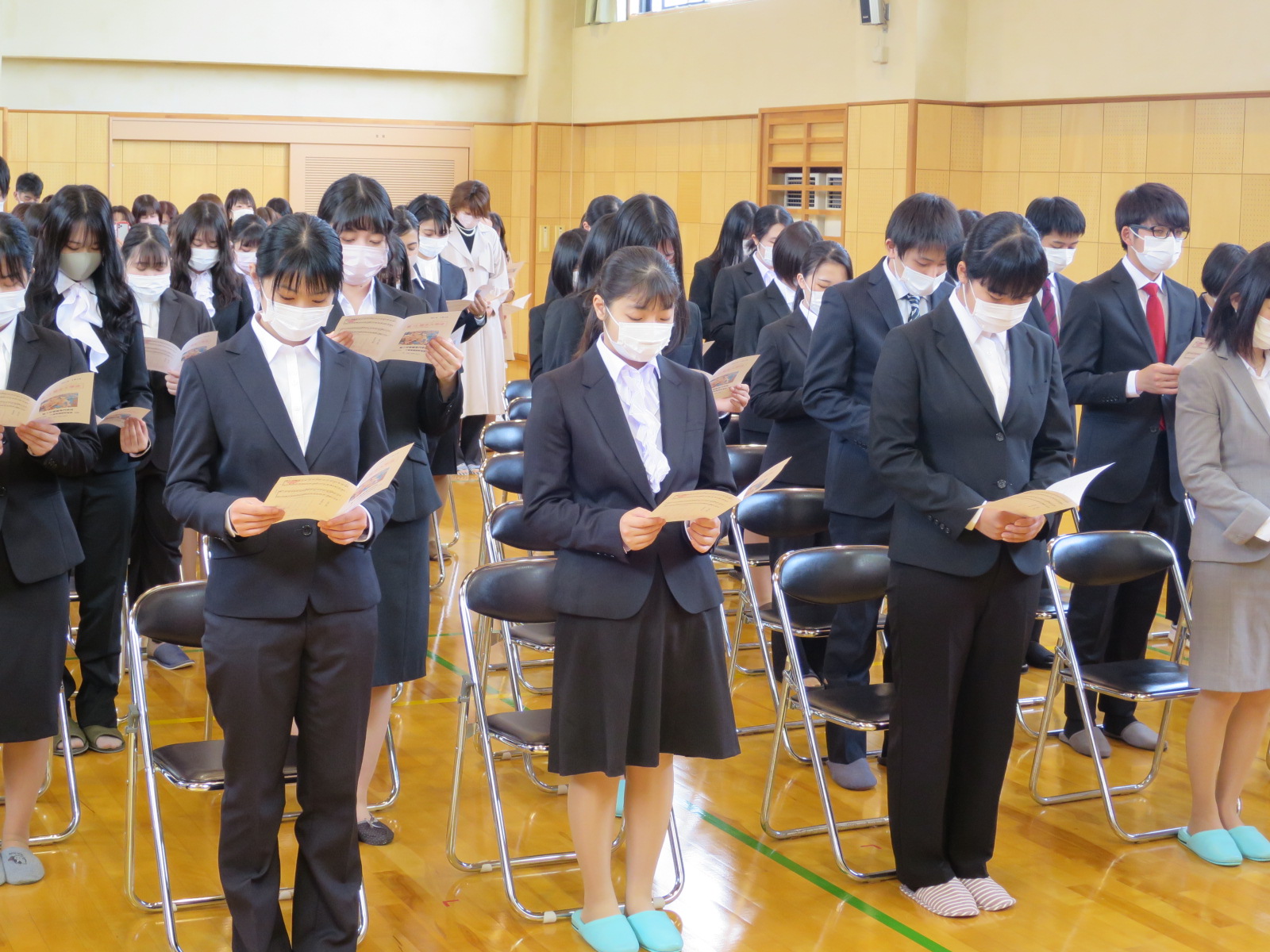 聖十字看護専門学校の偏差値と評判！募集停止の真相と学費の実態