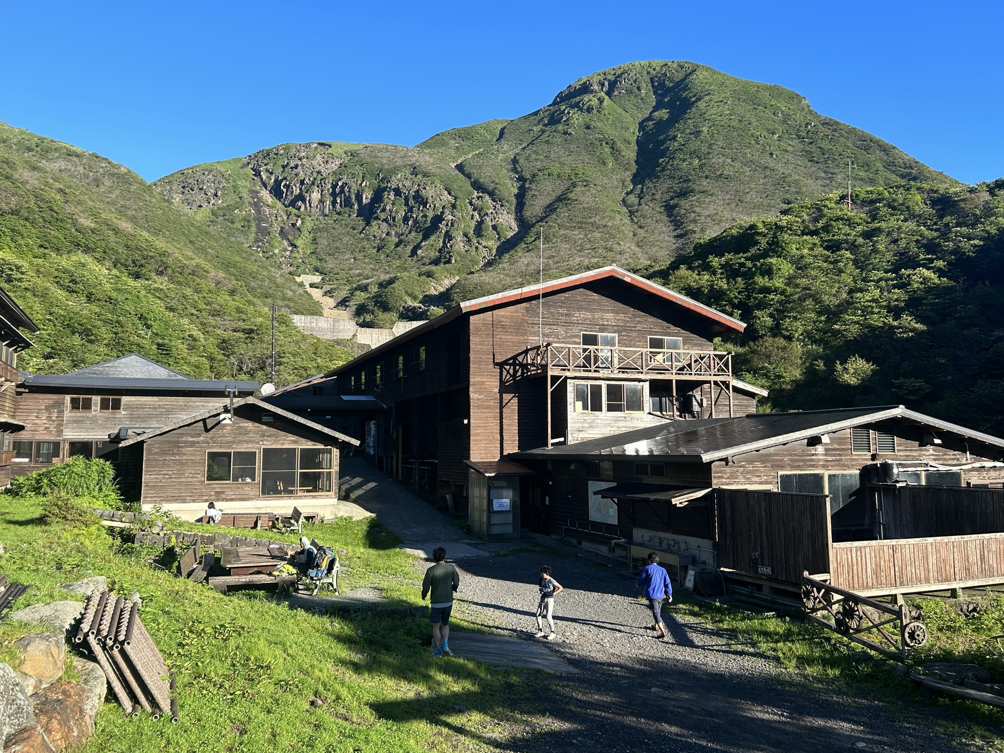 九重・法華院温泉山荘の完全ガイド｜予約・ルート・宿泊の評判を徹底解説
