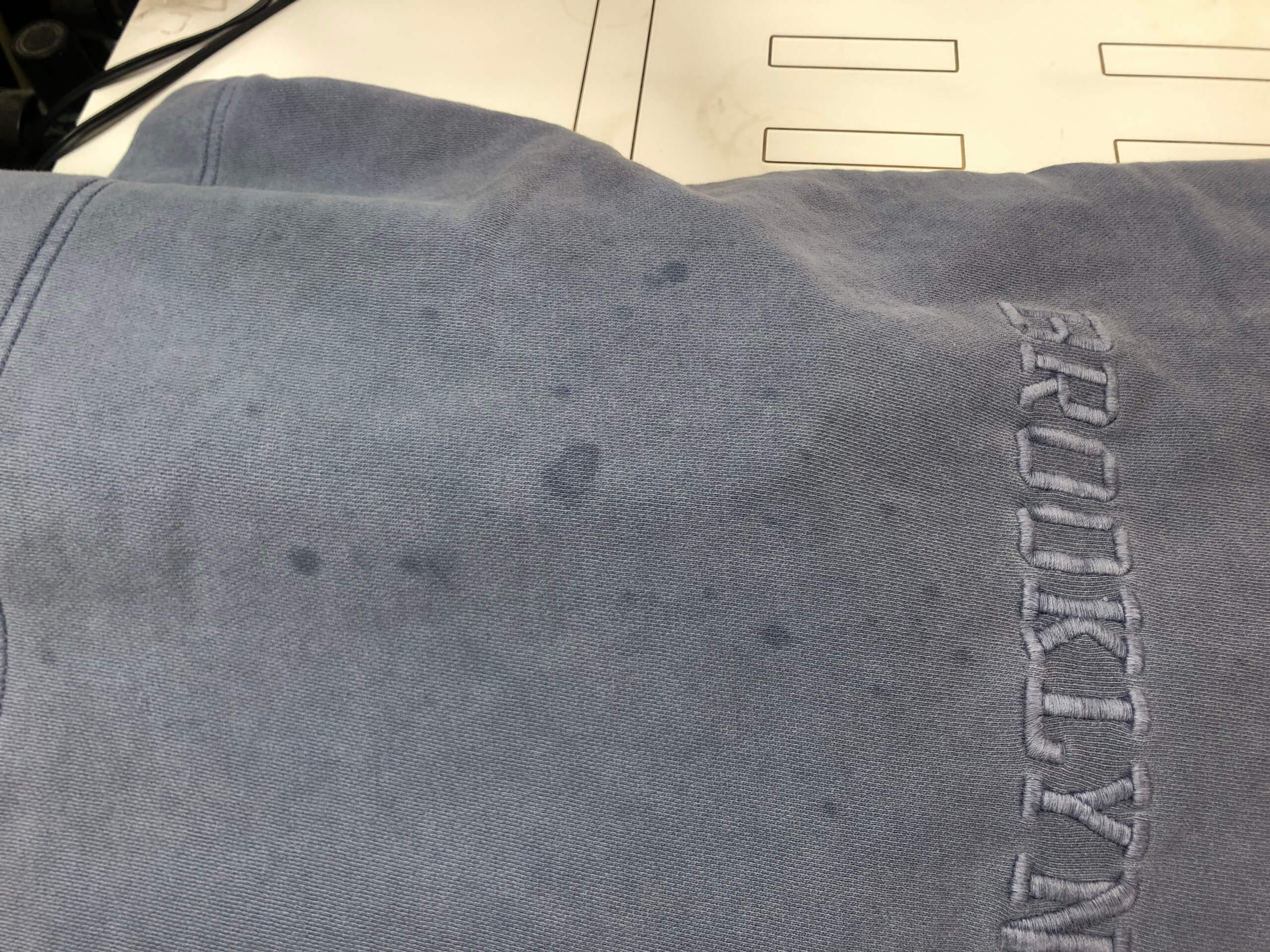 服の油染みが消える！プロ直伝の落とし方と時間がたった頑固汚れの撃退術