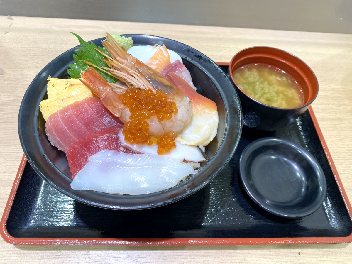 池袋の海鮮ランチ2026！コスパ最強海鮮丼から穴場の刺身定食まで厳選