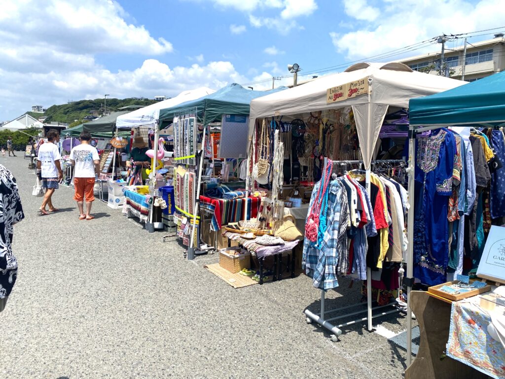 七里ヶ浜フリマ2026最新攻略｜開催日程・混雑回避と出店の裏ワザ