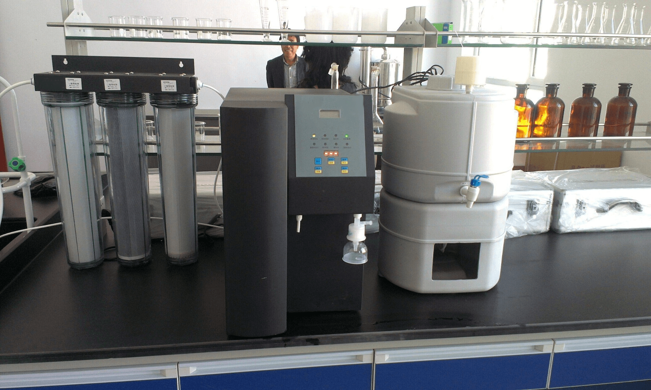 Water Purification System for Laboratory Use