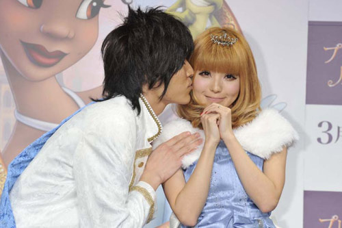 梅しゃんと益若つばさの離婚理由と現在｜引退の真相や息子の今に迫る