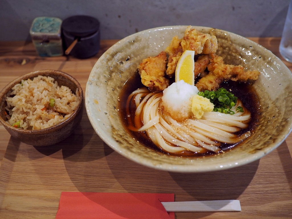 扇町「うどん屋 あすろう」行列の秘密と名店の極意【2026最新】