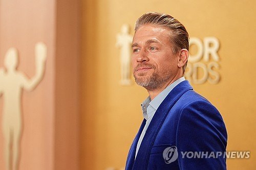Charlie Hunnam Brings Movie‑Star Charm to the 32Nd Annual Actor Awards Red Carpet