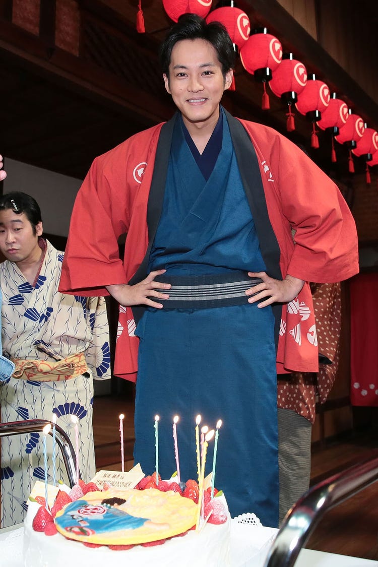 松坂桃李の誕生日は10月17日！現在の年齢と戸田恵梨香との夫婦秘話