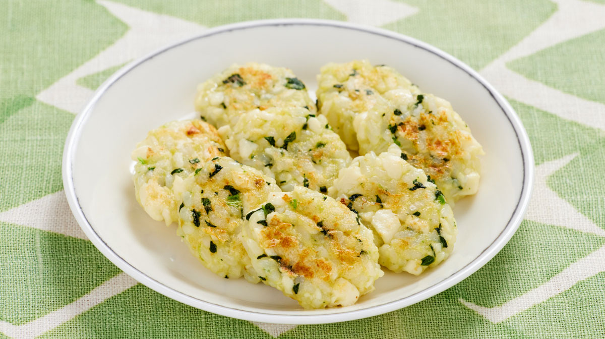 手づかみでも崩れない離乳食おやきの黄金比！豆腐・野菜レシピと冷凍術