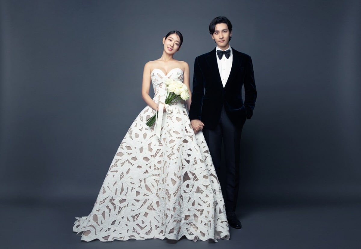 Park Shin Hye and Choi Tae Joon Dispatch