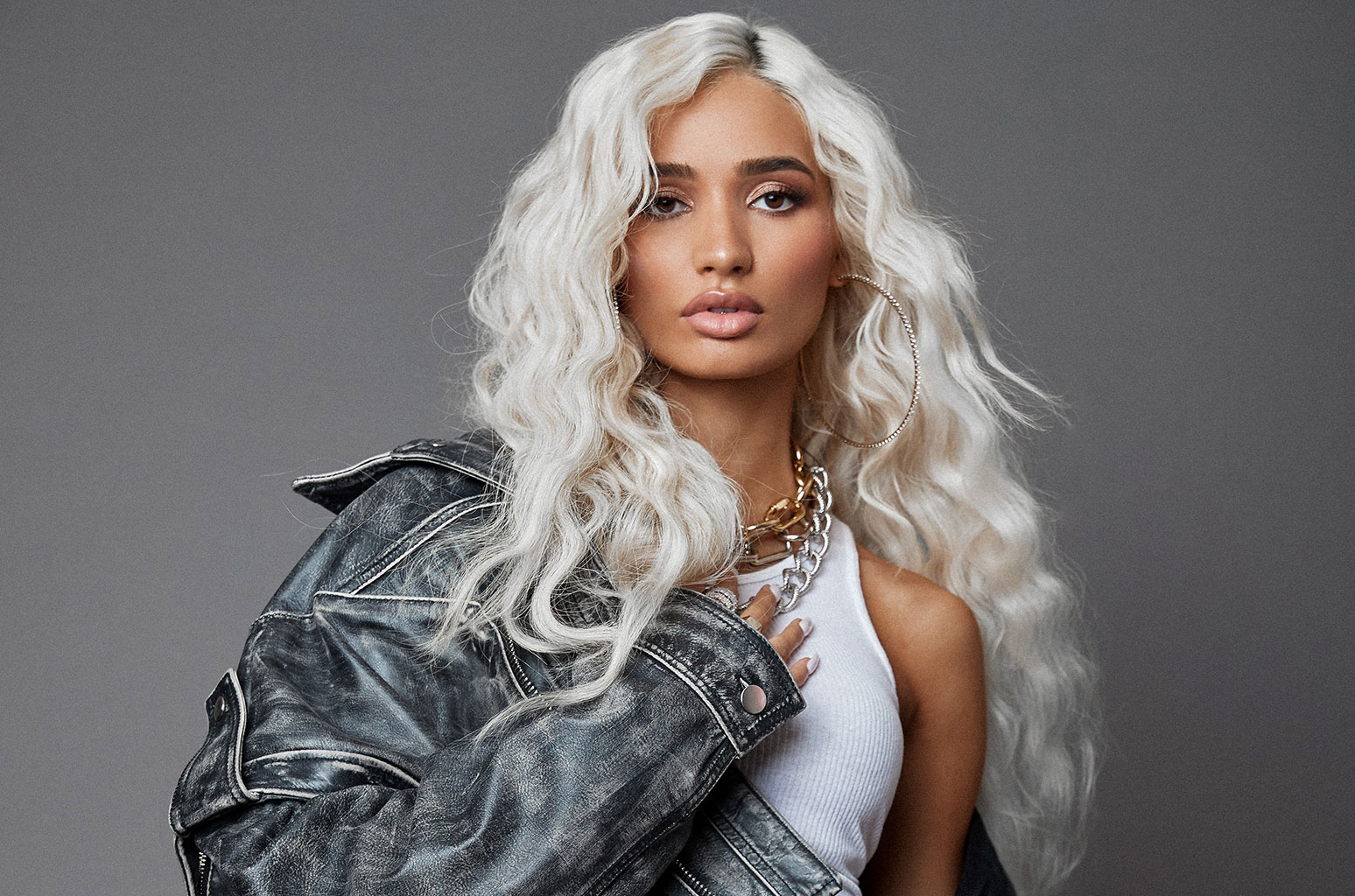 Pia Mia: the Singer’s Height, Bra Size, and More