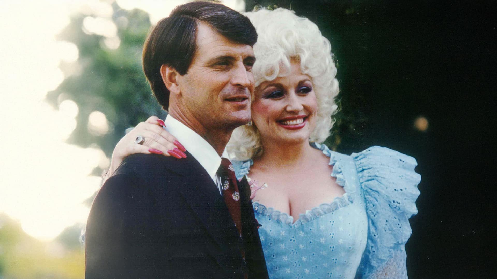 Dolly Parton and Carl Dean: a Love Story Away from the Spotlight