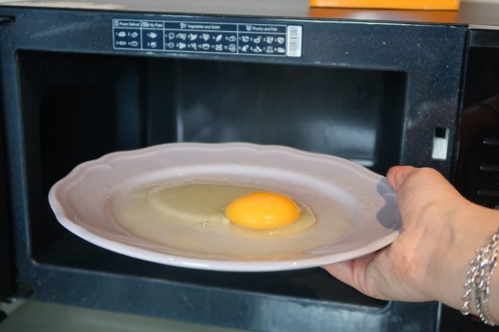 Can I Cook Eggs in the Microwave