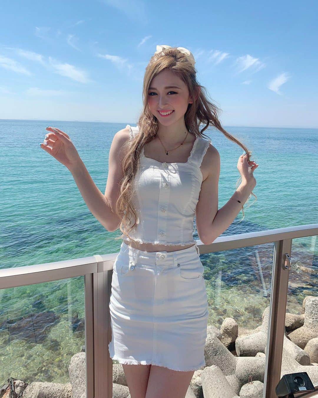 ゆうちゃみの水着グラビアが神スタイル！175Cm美脚の秘密に迫る