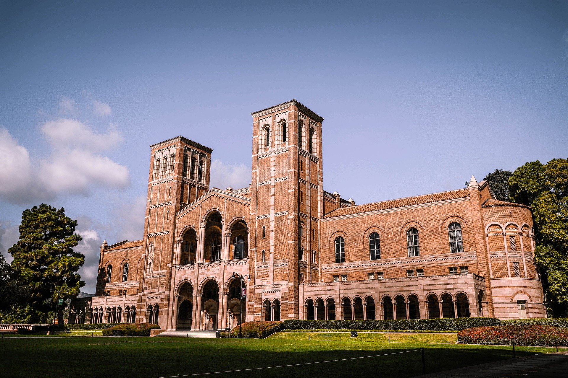 Ucla世界ランキング2026最新！東大比較と難易度・学費の真実