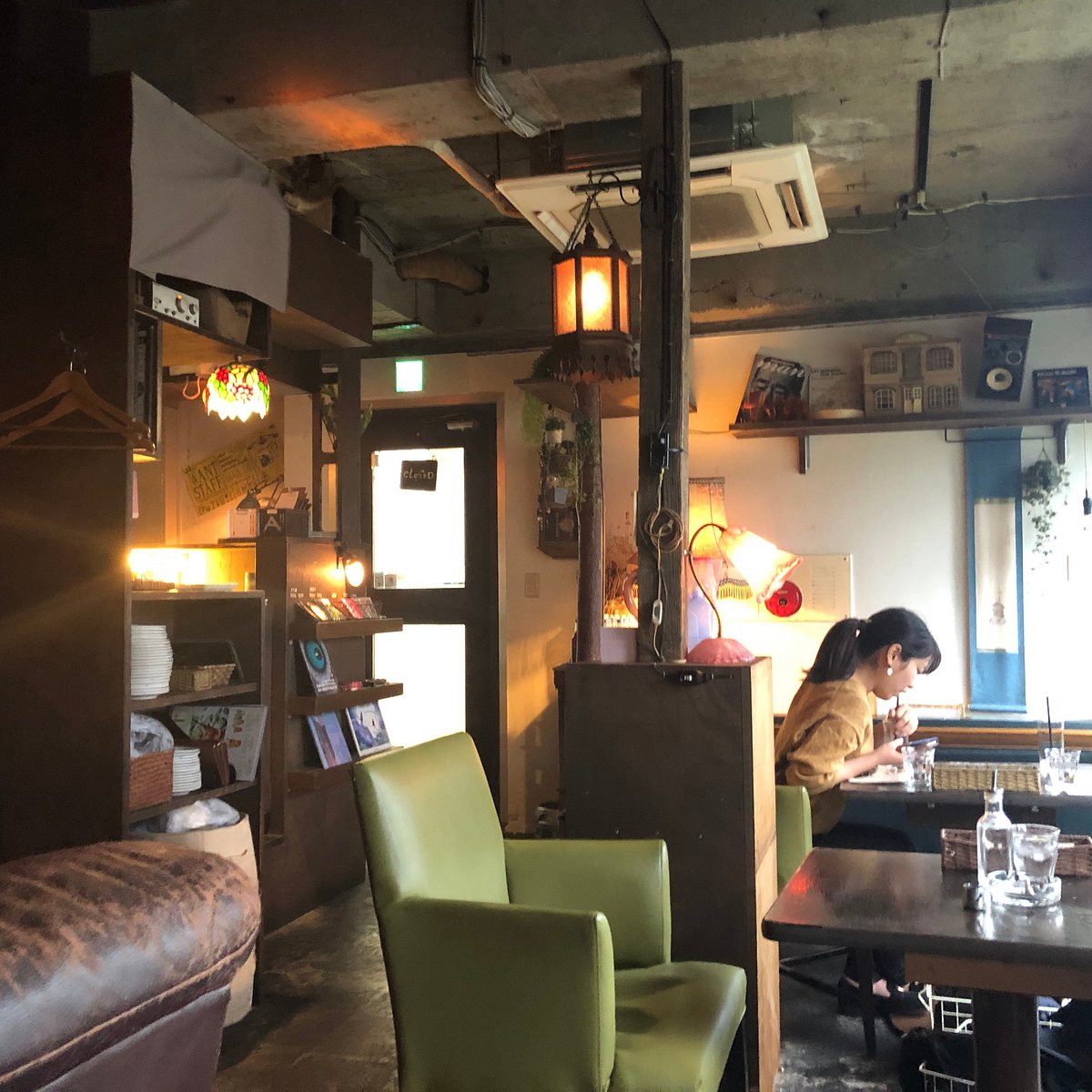 渋谷Attic Roomが選ばれ続ける理由とは？全席ソファの隠れ家を徹底解剖