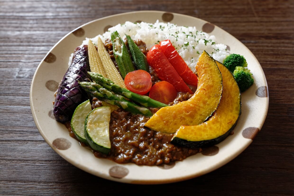 夏野菜カレーが劇的に旨くなるプロ直伝の技と2026年最新レシピ