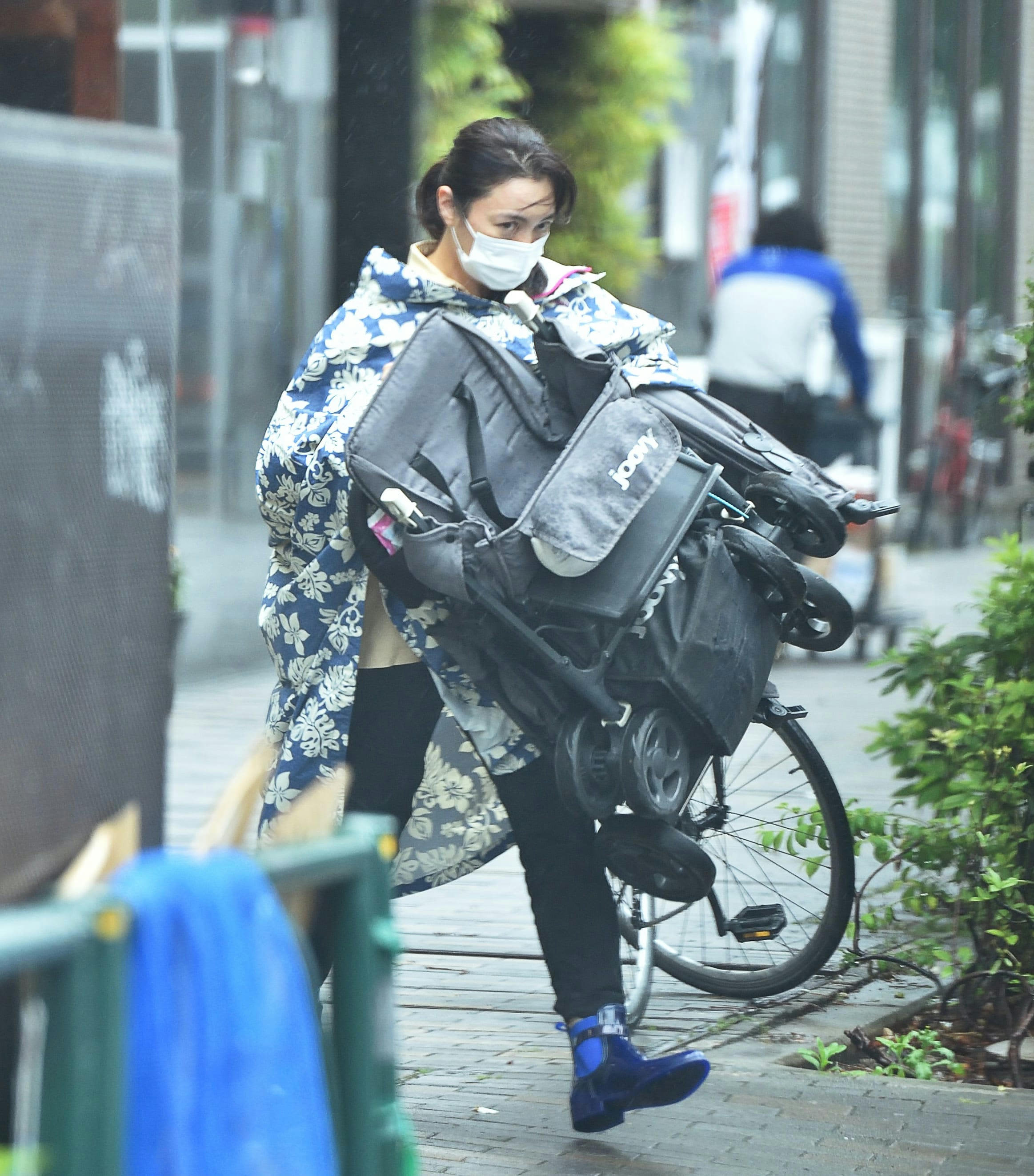 仲間由紀恵の双子写真の真相は？2026年現在の年齢や学校事情・育児の素顔