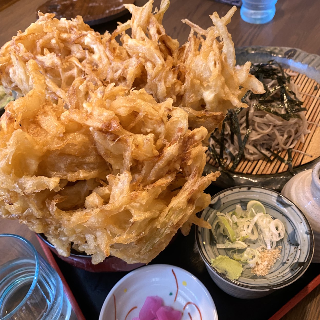 【埼玉】入間「福六十」の巨大かき揚げ丼！デカ盛りの理由と混雑攻略法