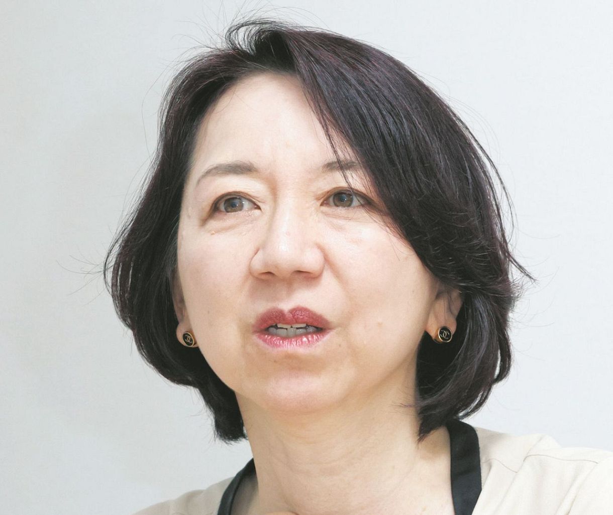 作家・深沢潮の現在と代表作の評判｜ルーツと家族小説の真髄に迫る