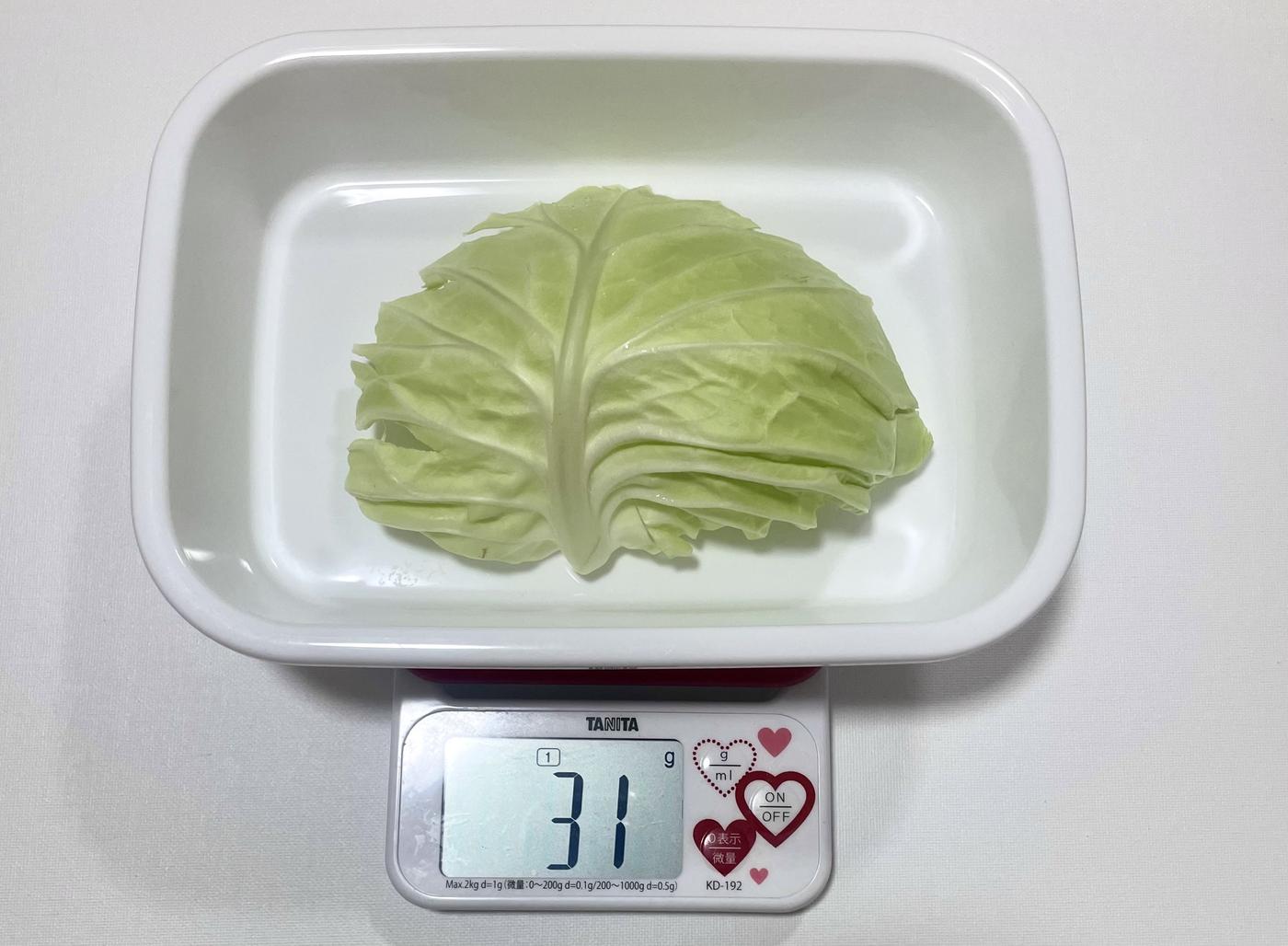 キャベツ1玉は何グラム？春と冬で激変する平均重量と早見表【決定版】