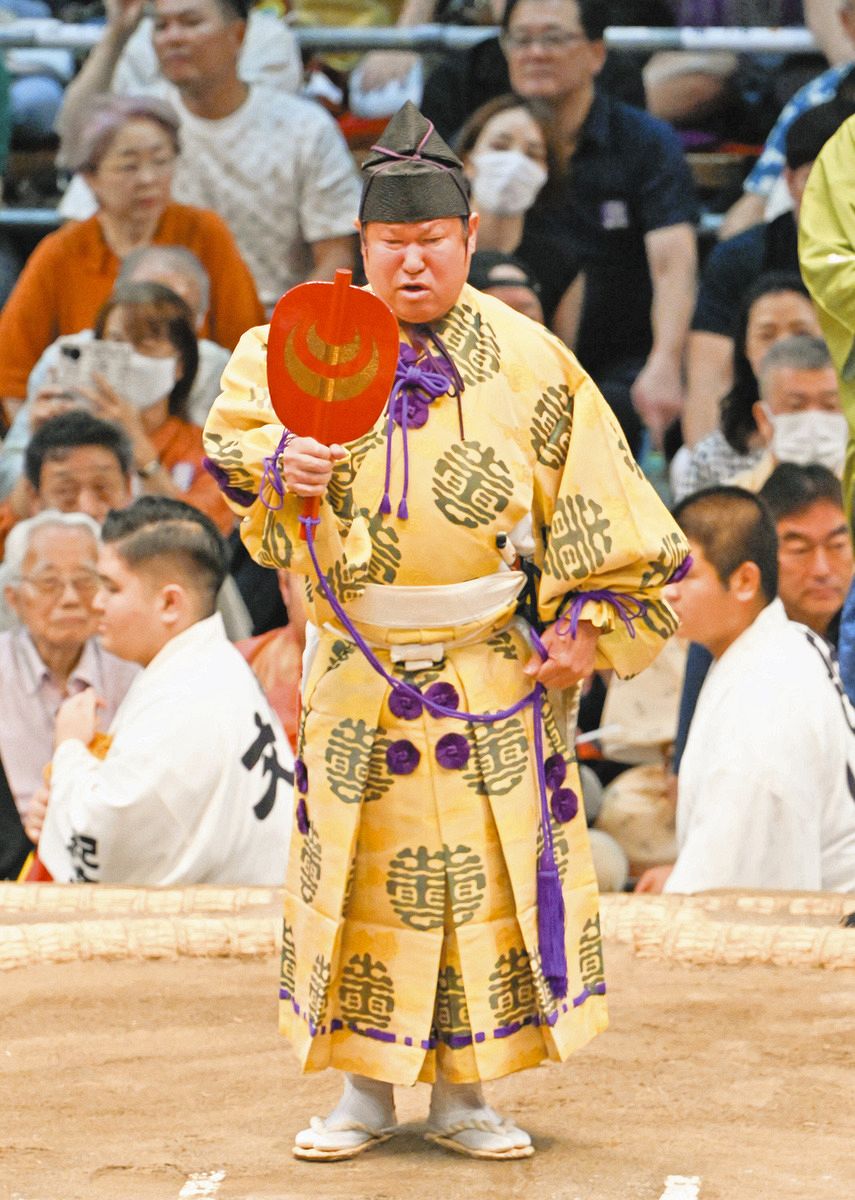 大相撲・立行司が短刀を差す覚悟と昇格の真実！年収や処分を徹底解剖