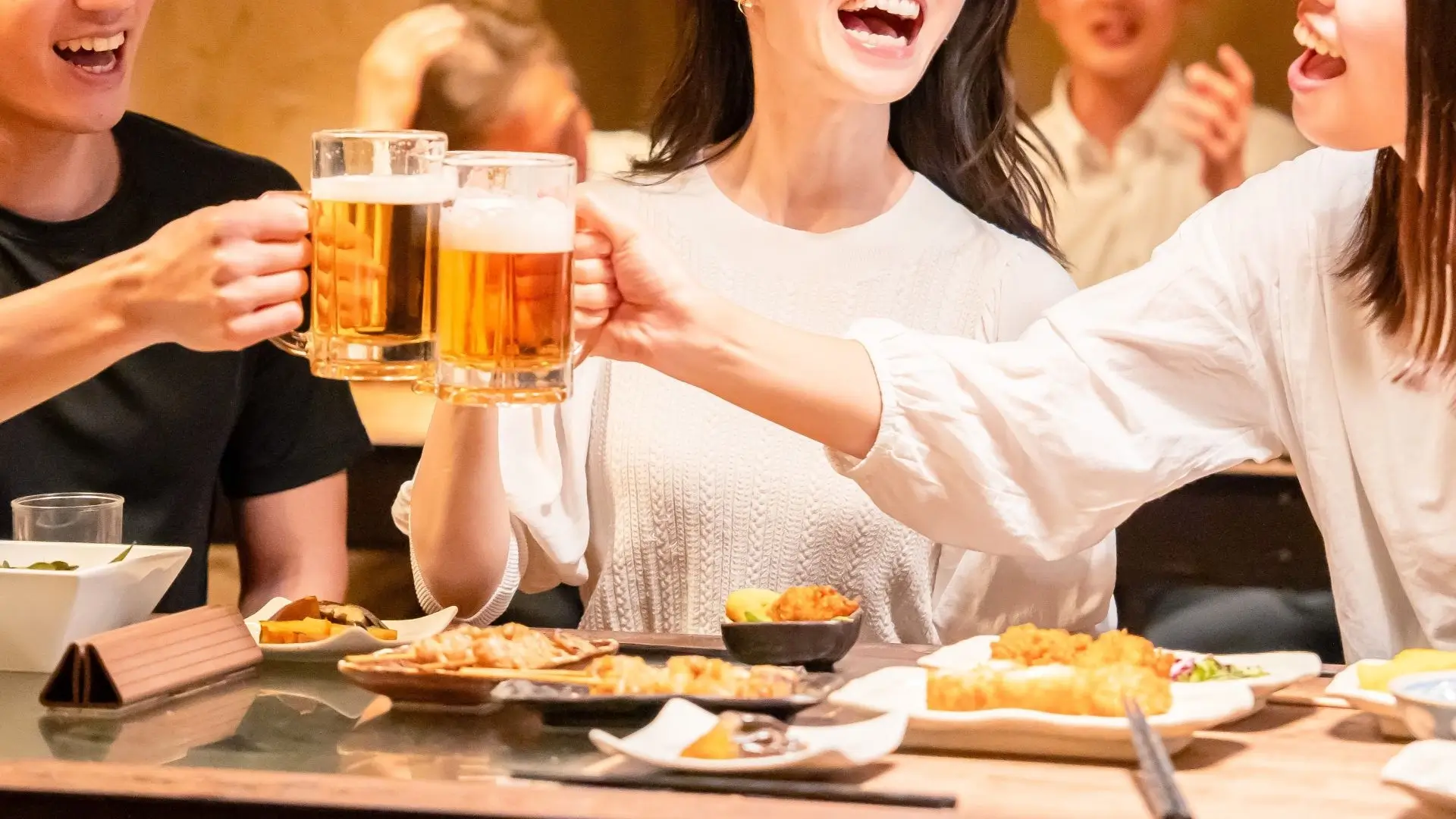 コンパとは何の略？合コンや飲み会との決定的な違いと語源を徹底解説