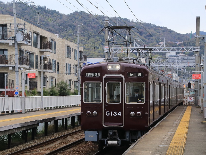 【2026年現地取材】劇的変貌を遂げた「川西阪急」の今——地域密着の食・体験・スマート技術が生み出す郊外型百貨店の真骨頂