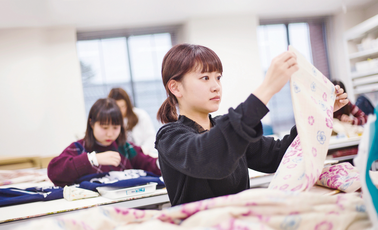 生活科学部は何を学ぶ？家政学部との違いや就職のリアルを徹底解剖