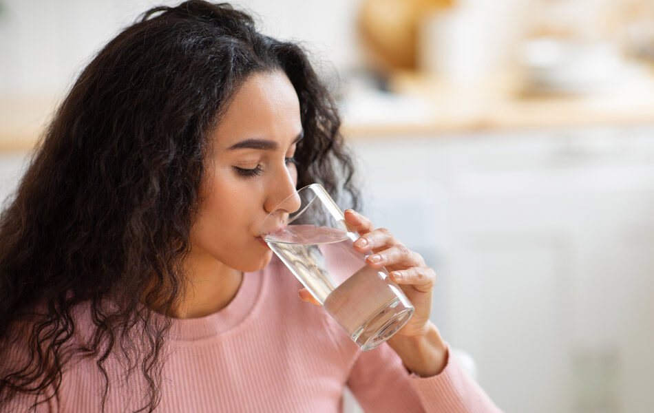 Does Drinking Water Help Debloat