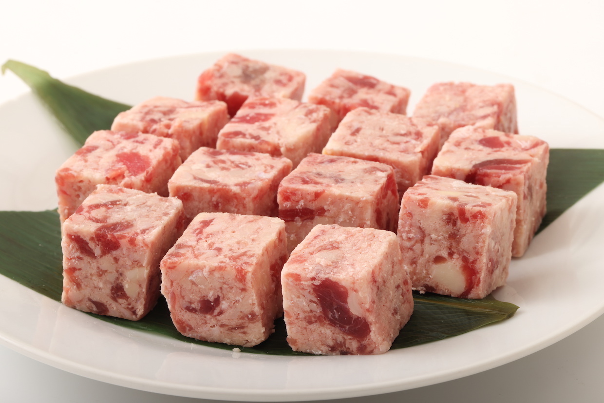 【衝撃の真相】成形肉の危険性とは？本物の肉を見抜くプロの安全チェック術