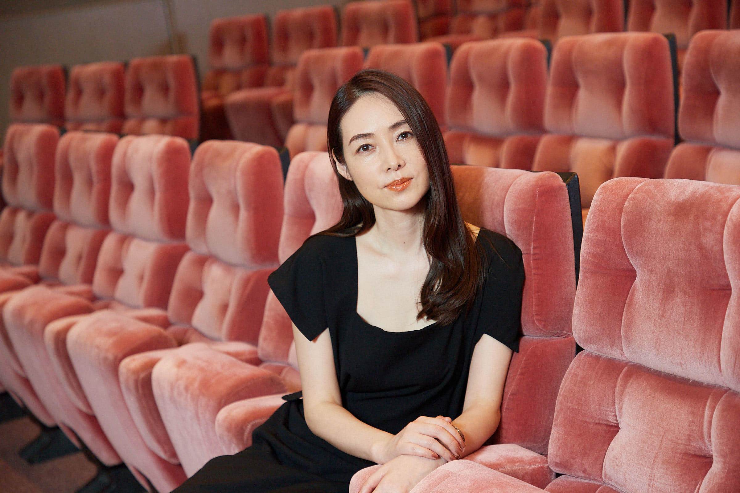 世界を揺さぶる静寂の演技——女優・霧島れいかが2026年の今、世界中の映画人から熱烈に愛される真の理由