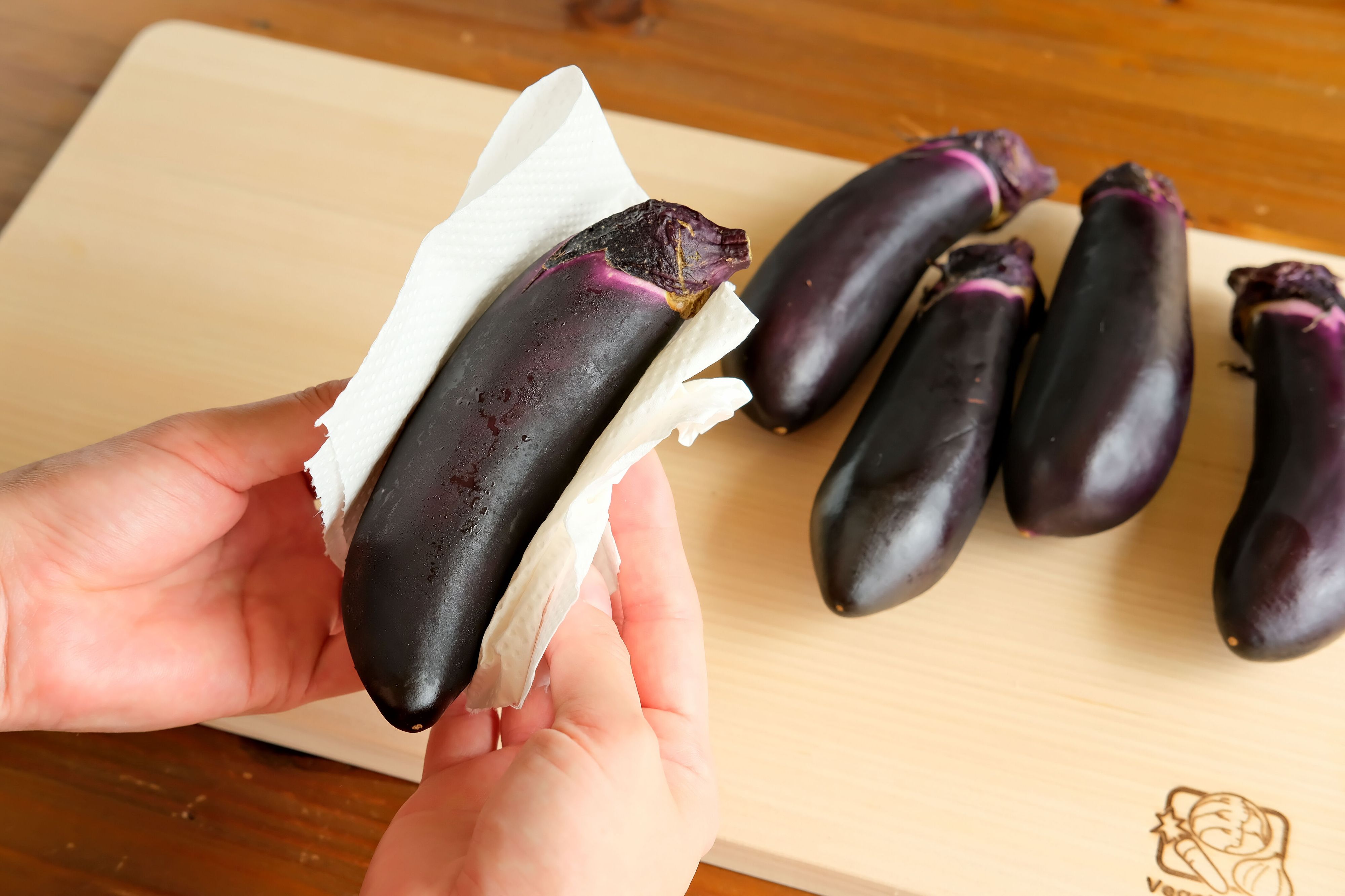 茄子の野菜室直行はNg？1ヶ月長持ちさせる正しい保存方法をプロが徹底解説