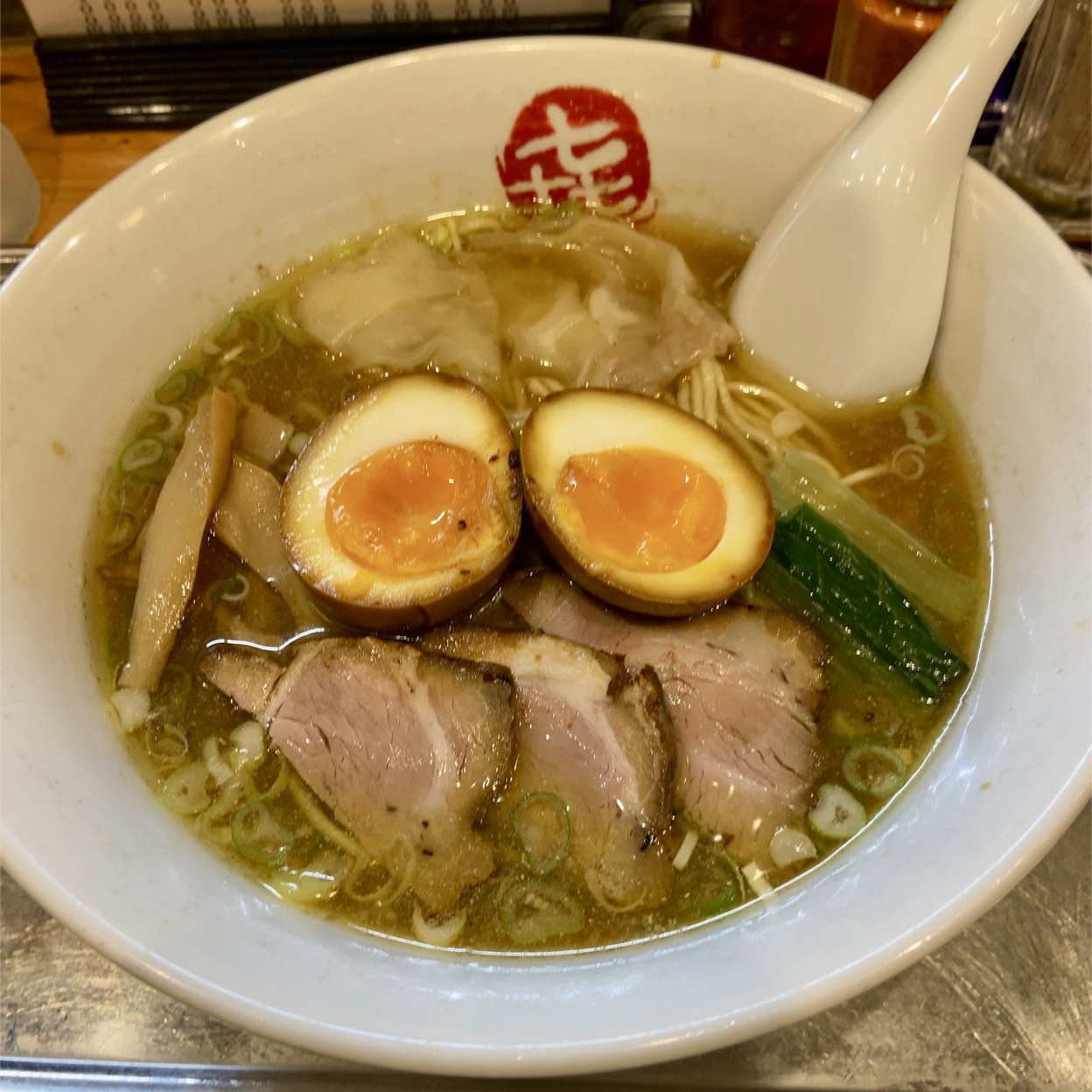 松戸中華そばまるきの行列理由とは？煮干しと絶品炒飯の魅力を徹底検証