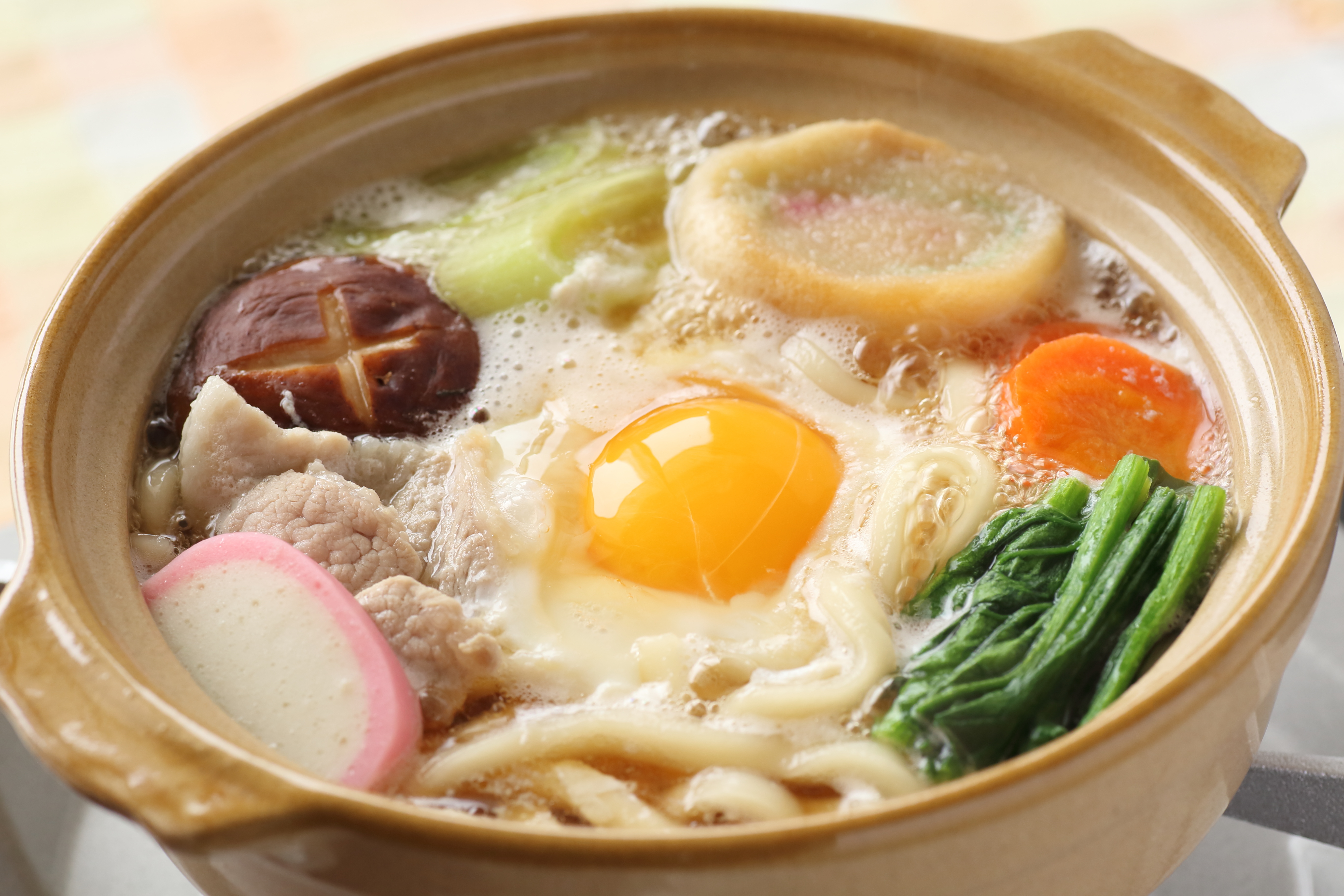 鍋焼きうどんが劇的進化！プロ直伝の黄金比つゆと具材投入の法則