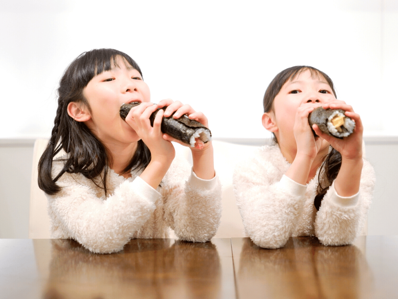 恵方巻の食べ方完全解説！2026年の方角と無言で食べる真の理由