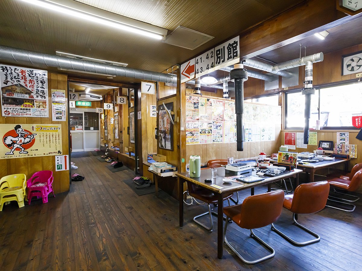 なぜ全国からファン殺到？ドライブイン鳥伊万里本店の名物鳥めしと混雑回避の裏技