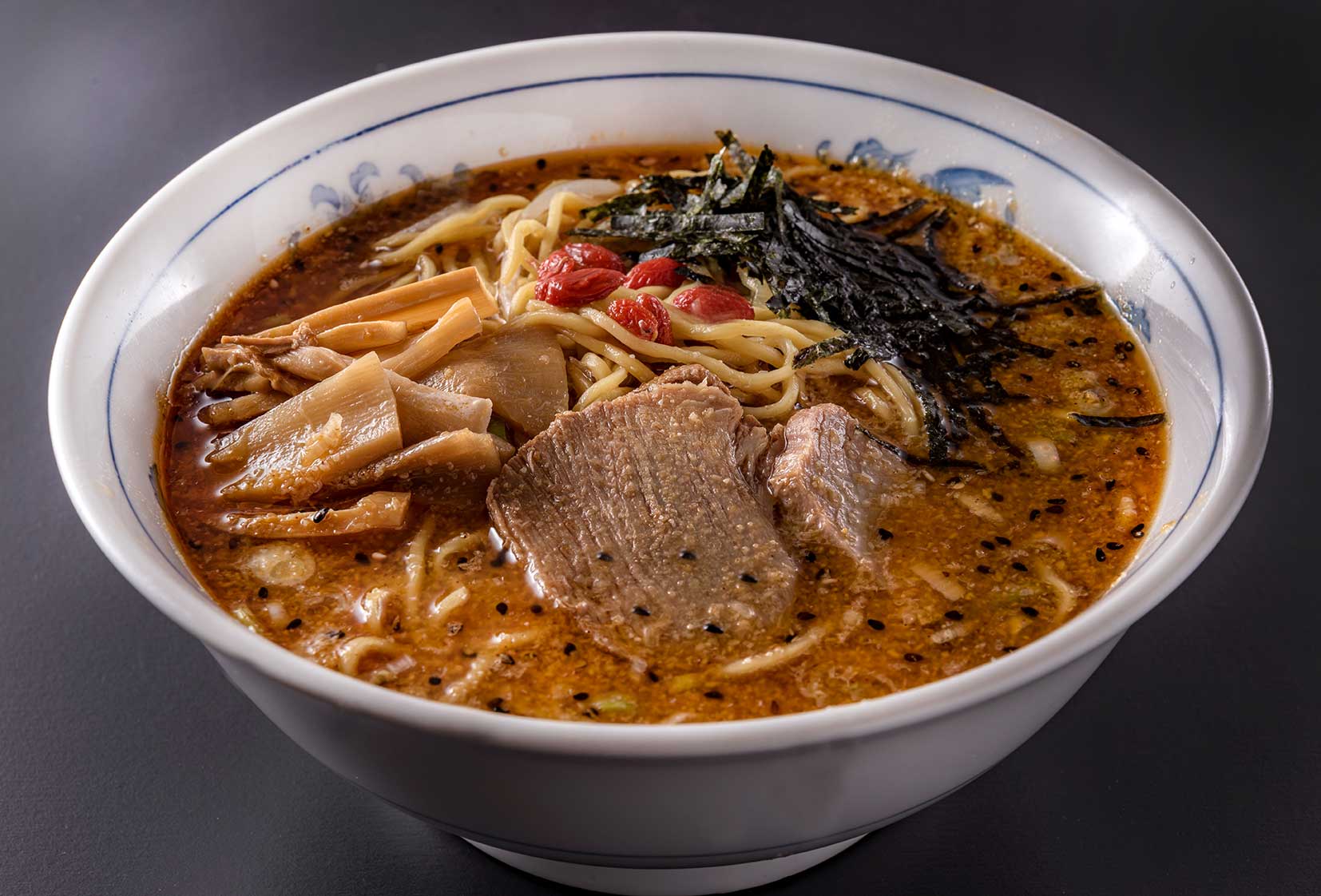 2026年、なぜ多治見ラーメンが全国の麺通を狂わせるのか？酷暑と伝統が磨いたスープの革命