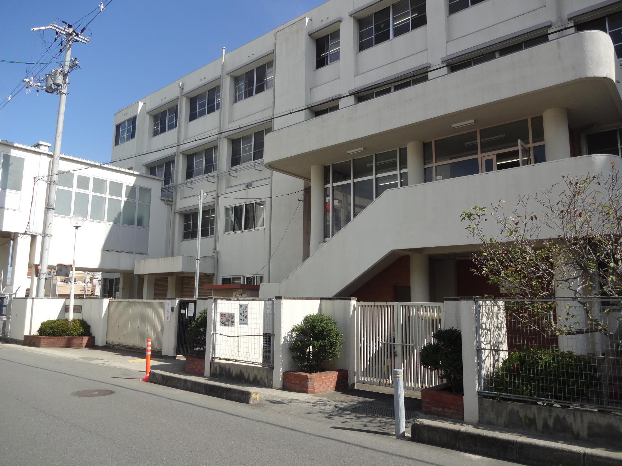 羽曳野市立古市小学校の評判と学区情報｜教育環境と進学先の実態