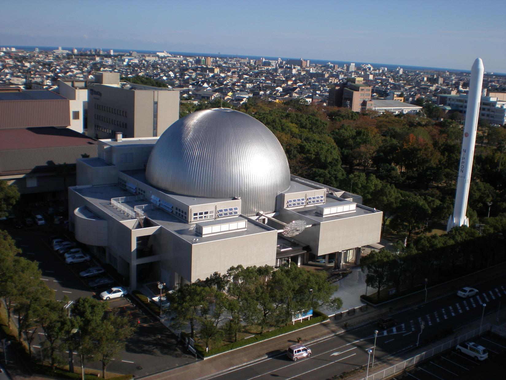 宮崎科学技術館が大人も魅了する理由！巨大ロケットと宇宙体験の全貌