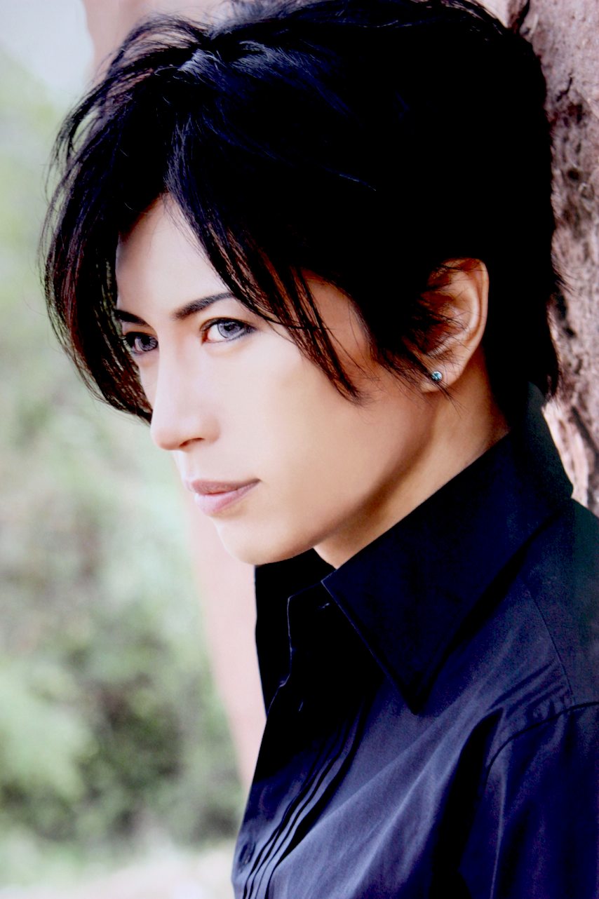 【衝撃】Gacktの全盛期はいつ？神がかった美貌と伝説の年収を徹底解剖