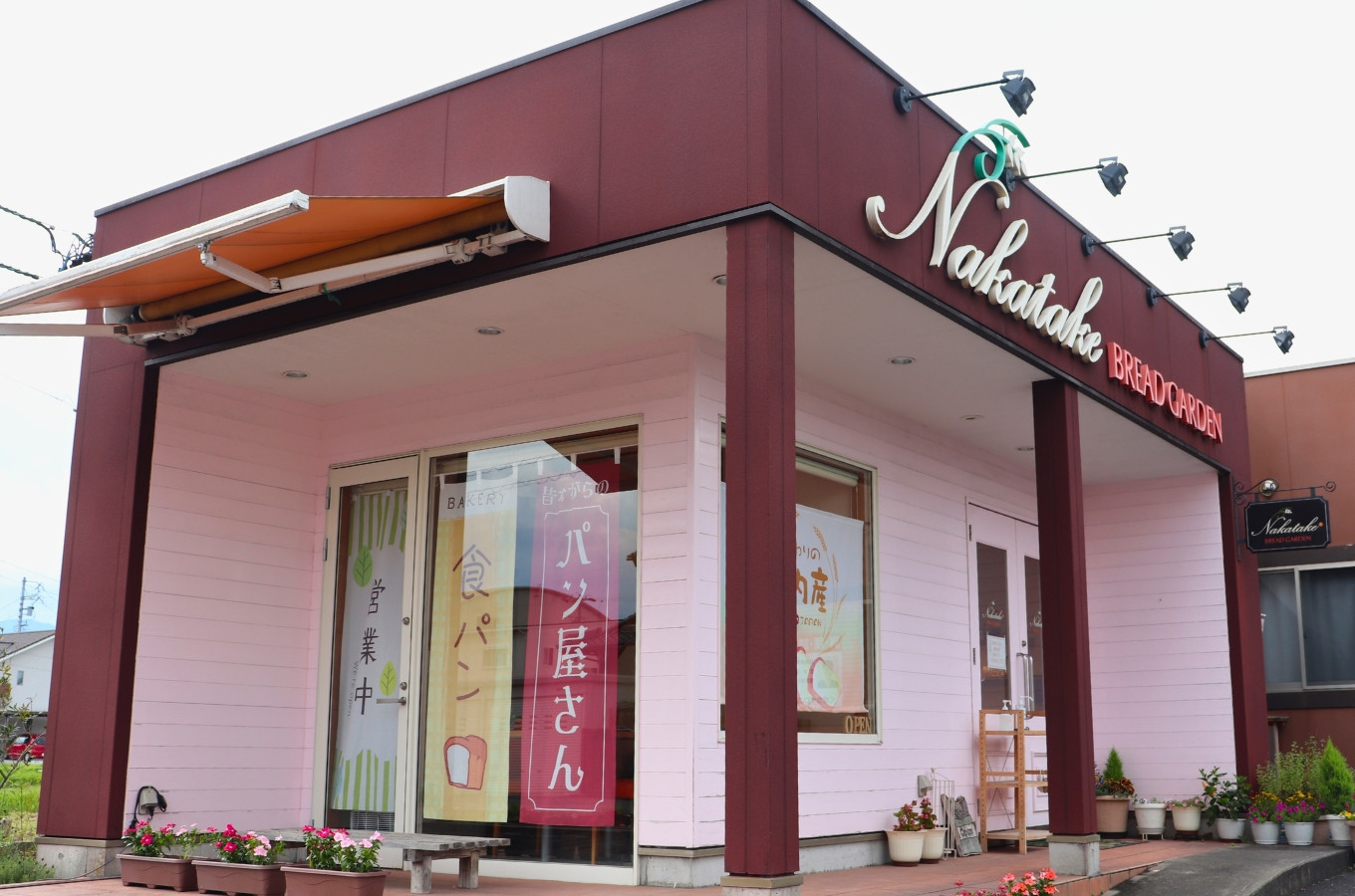 【2026年現地ルポ】開店前から大行列！「ブレッド ガーデン ナカタケ」が紡ぐ香ばしいパンと地域再生のドラマ
