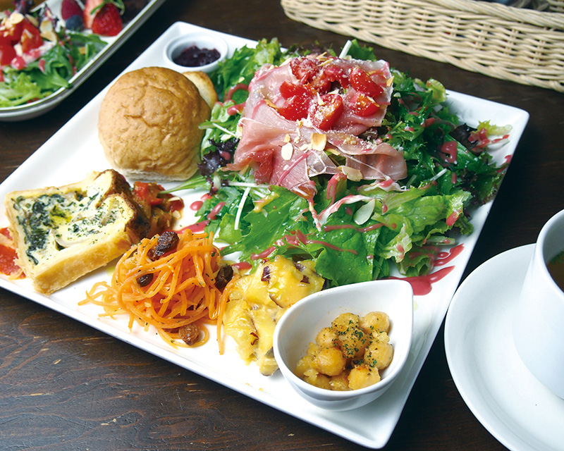 2026年、浜松の食卓でいま何が起きているのか？鰻・餃子の進化系から絶景ロケーションまで、地元記者が追う最新ランチ激戦区のリアル