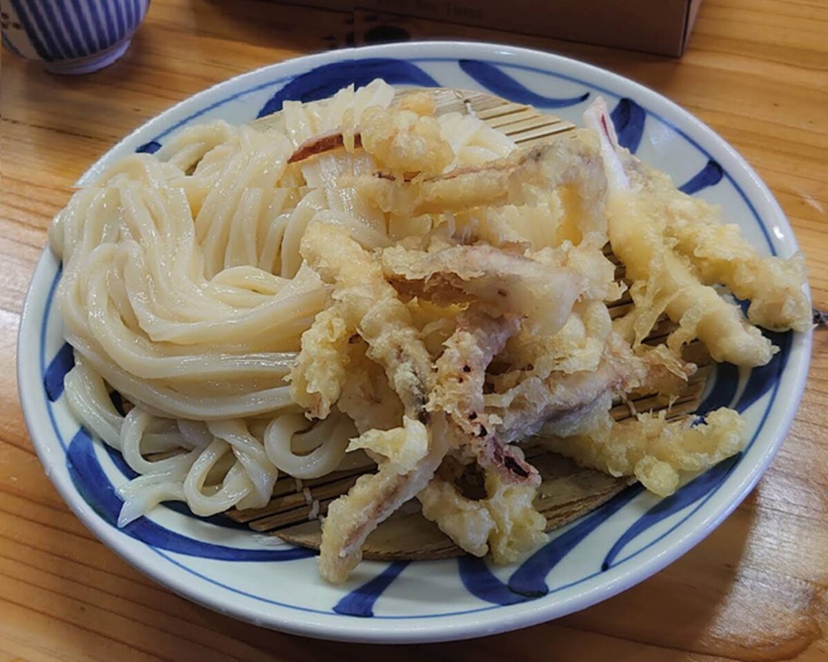 手打ちうどんはりやは何時間並ぶ？名物かしわ天と注文ルールを徹底解説！