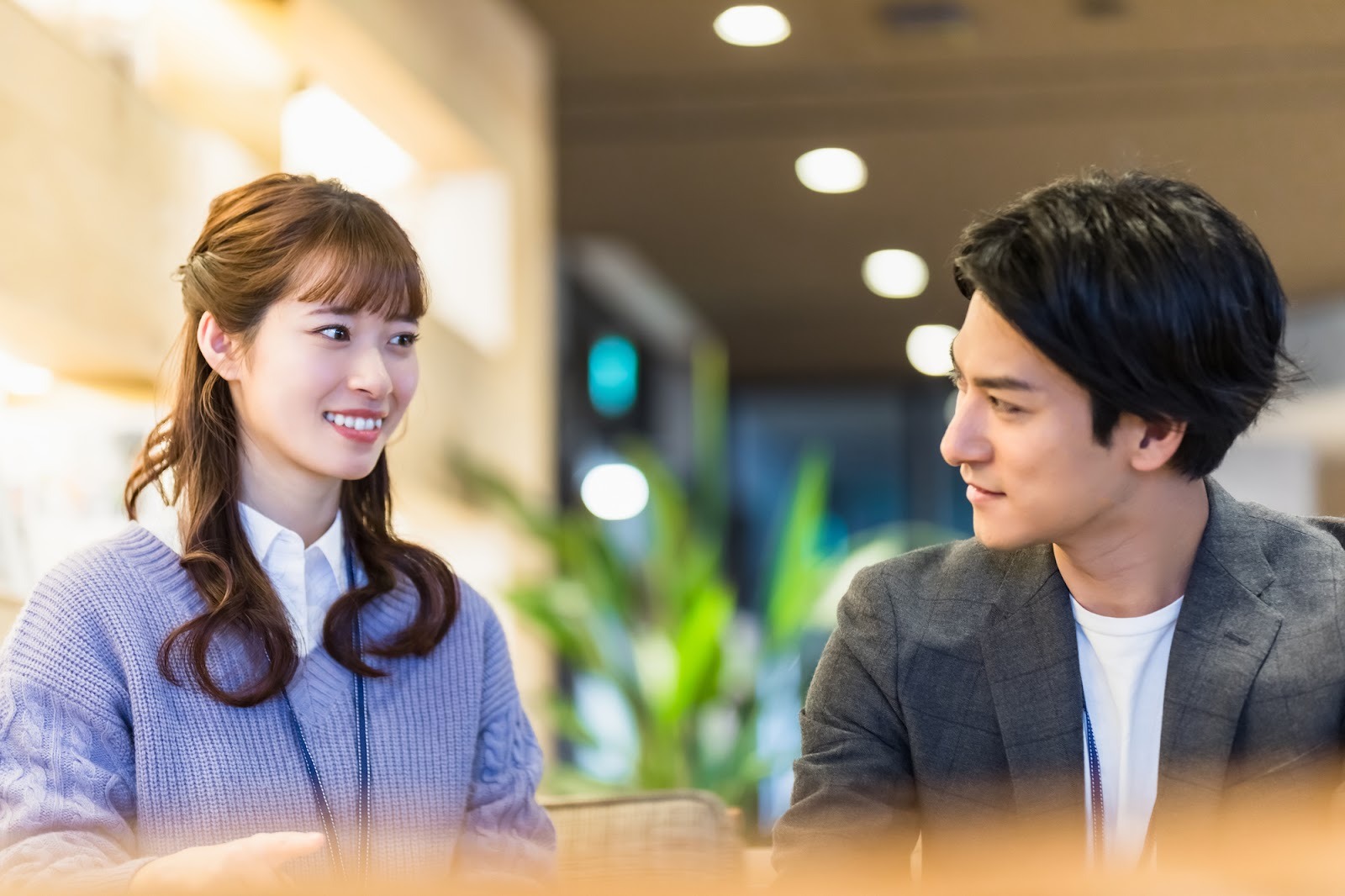 自分のことが好きな人の心理とは？ナルシストとの違いと愛される理由